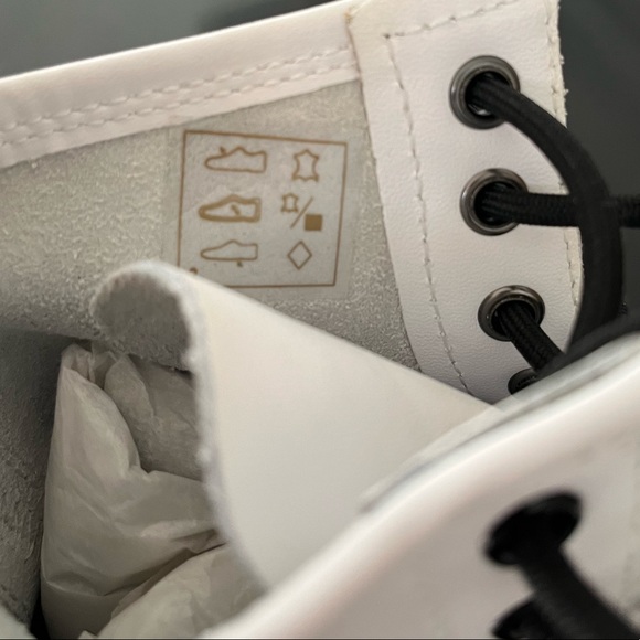 HP⚡️Dr. Martins 1460 White Leather Boot - Picture 3 of 11